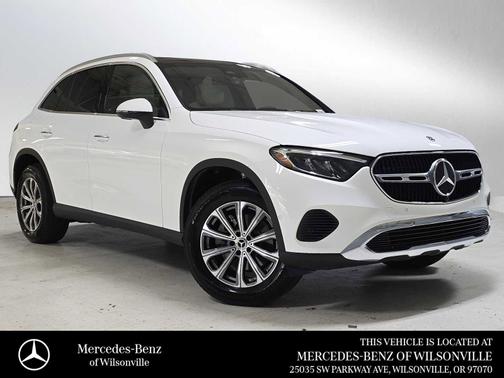 Polar White 2026 Mercedes-Benz GLC 300