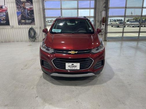 Crimson Metallic 2021 Chevrolet Trax LT