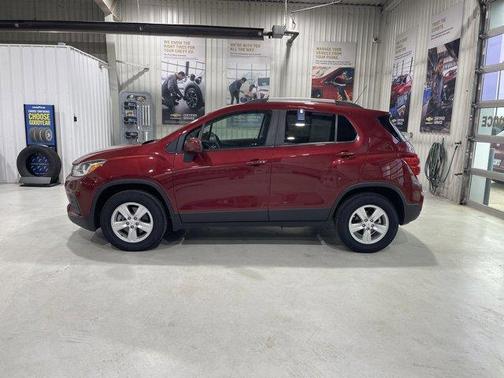 Crimson Metallic 2021 Chevrolet Trax LT