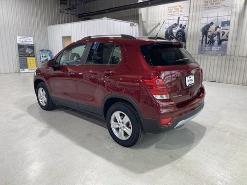 Crimson Metallic 2021 Chevrolet Trax LT