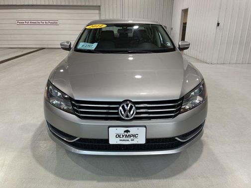 2014 Volkswagen Passat Auto Wolfsburg Ed