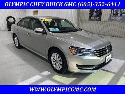 2014 Volkswagen Passat Auto Wolfsburg Ed