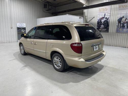 Champagne Pearl Clearcoat 2001 Chrysler Town & Country Limited