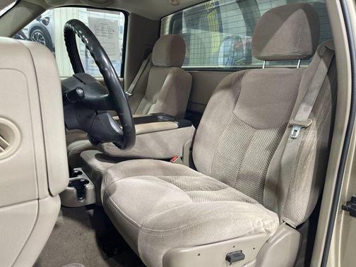 2004 Chevrolet Silverado 1500 LS