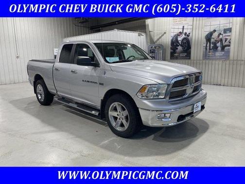 Bright Silver Clearcoat Metallic 2012 RAM 1500 SLT