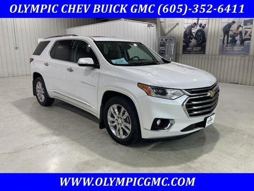 Iridescent Pearl Tricoat 2019 Chevrolet Traverse High Country