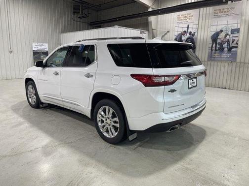 Iridescent Pearl Tricoat 2019 Chevrolet Traverse High Country