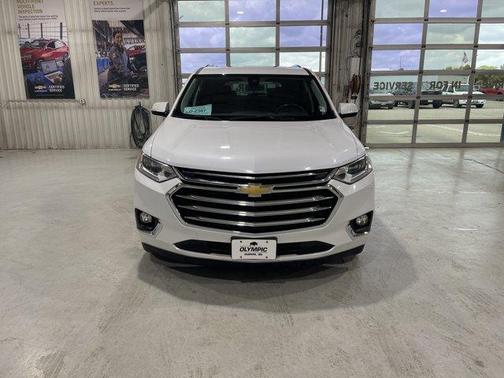 Iridescent Pearl Tricoat 2019 Chevrolet Traverse High Country