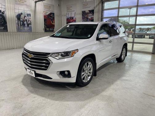 Iridescent Pearl Tricoat 2019 Chevrolet Traverse High Country