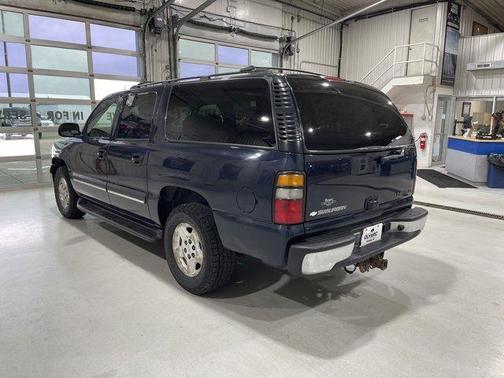 2004 Chevrolet Suburban LT