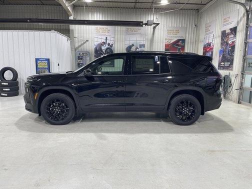 Mosaic Black Metallic 2026 Chevrolet Traverse LT
