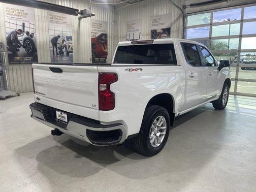 Summit White 2024 Chevrolet Silverado 1500 LT