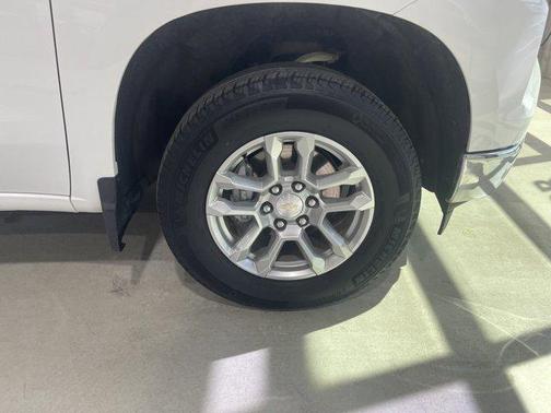 Summit White 2024 Chevrolet Silverado 1500 LT