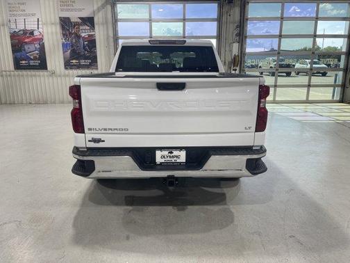 Summit White 2024 Chevrolet Silverado 1500 LT
