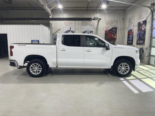 Summit White 2024 Chevrolet Silverado 1500 LT