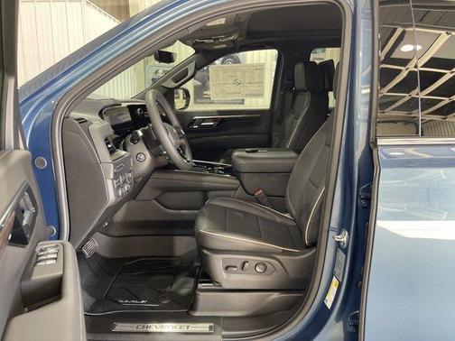 Lakeshore Blue Metallic 2026 Chevrolet Suburban Premier