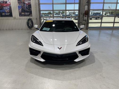 White Pearl Metallic 2023 Chevrolet Corvette Stingray w/3LT