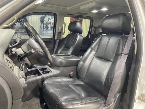 Summit White 2011 GMC Yukon XL 1500 SLT