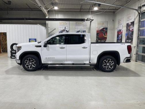 Summit White 2022 GMC Sierra 1500 SLT