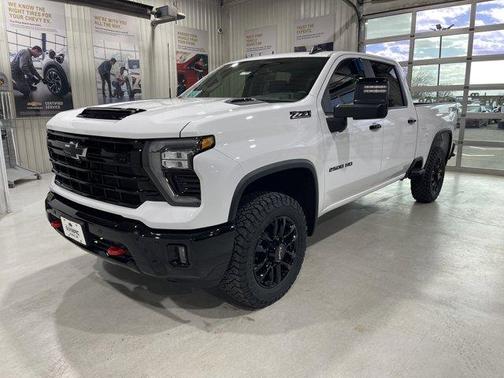 Summit White 2026 Chevrolet Silverado 2500 LT