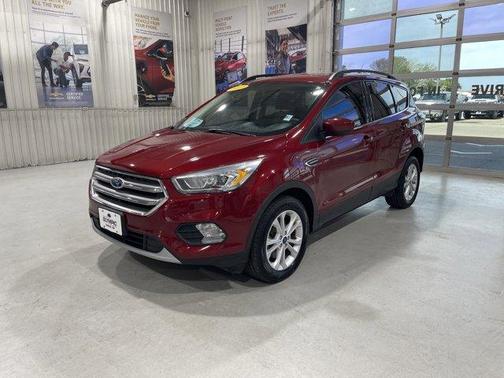 Ruby Red Metallic Tinted Clearcoat 2017 Ford Escape SE