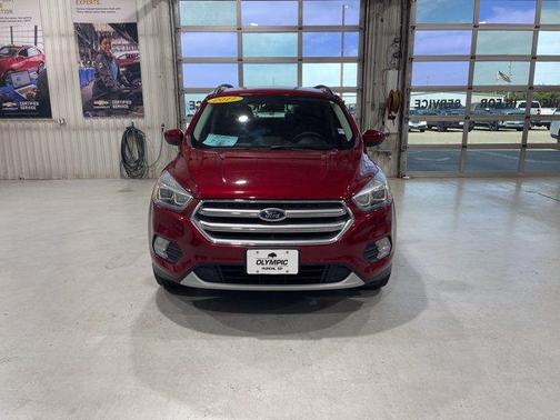 Ruby Red Metallic Tinted Clearcoat 2017 Ford Escape SE