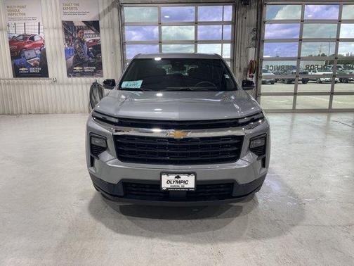 Sterling Gray Metallic 2024 Chevrolet Traverse LS