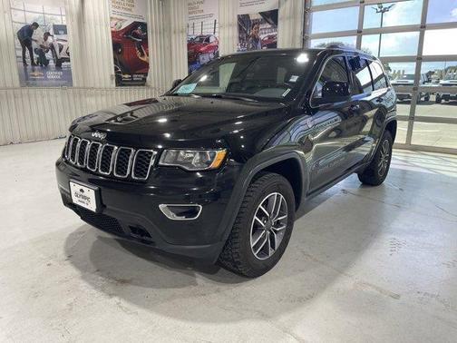 2020 Jeep Grand Cherokee Laredo