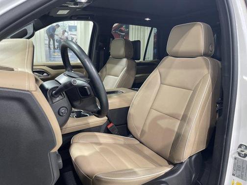 Iridescent Pearl Tricoat 2023 Chevrolet Tahoe Premier