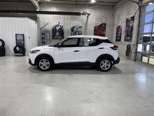 2019 Nissan Kicks S