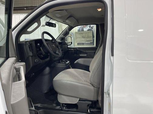 2025 GMC Savana 2500 Work Van
