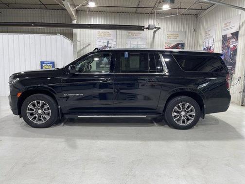 2023 Chevrolet Suburban LS