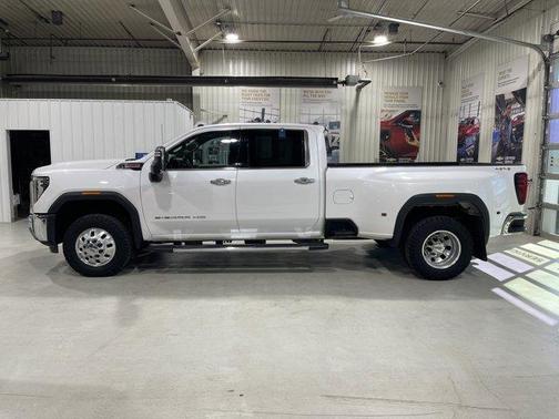 2024 GMC Sierra 3500 SLT