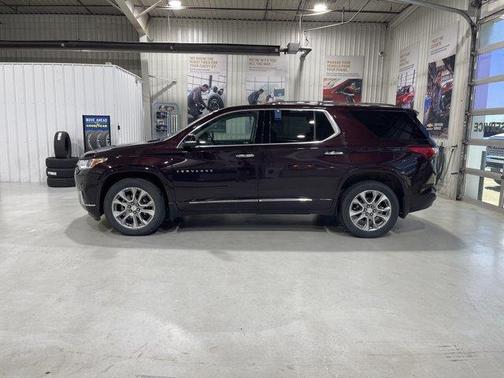 Black Cherry Metallic 2021 Chevrolet Traverse Premier