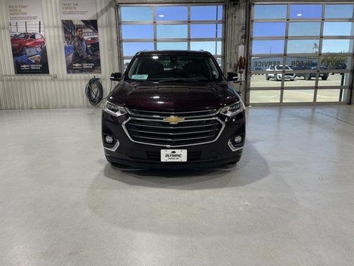 Black Cherry Metallic 2021 Chevrolet Traverse Premier