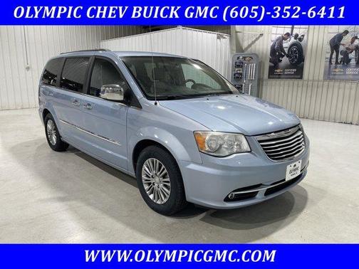 2013 Chrysler Town & Country Touring-L
