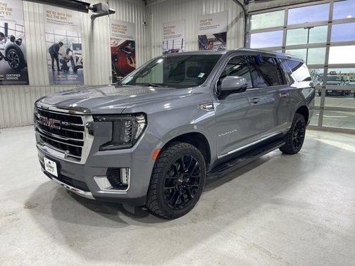 2022 GMC Yukon XL SLT