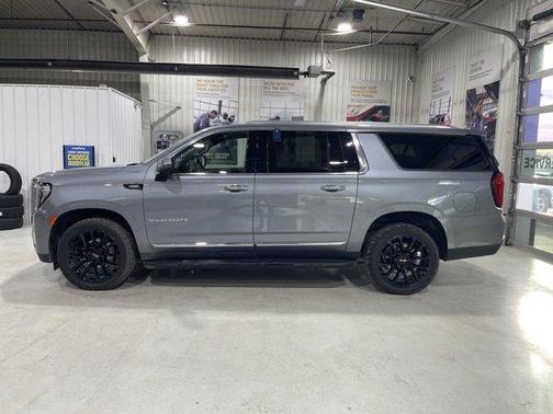2022 GMC Yukon XL SLT