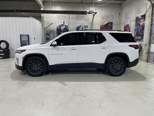 Summit White 2023 Chevrolet Traverse RS