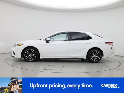 White 2020 Toyota Camry SE