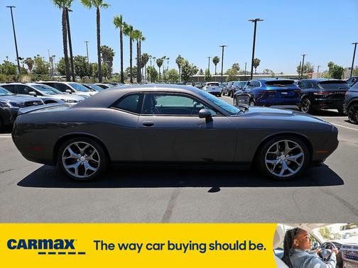 2016 Dodge Challenger SXT Plus