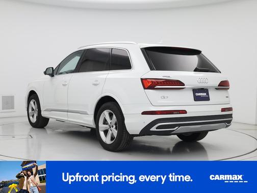 White 2022 Audi Q7 Premium