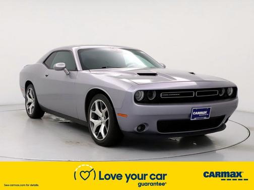 Photo 1 of 26 of 2016 Dodge Challenger SXT