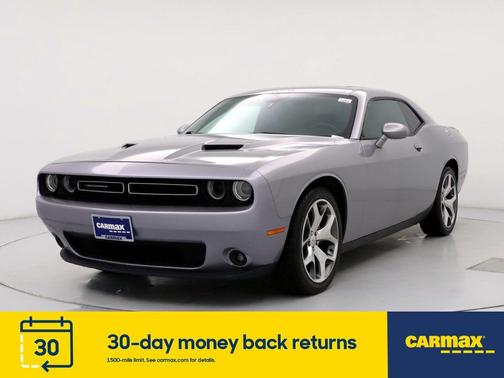 Photo 4 of 26 of 2016 Dodge Challenger SXT