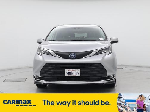 2023 Toyota Sienna XLE