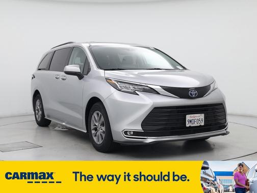 2023 Toyota Sienna XLE