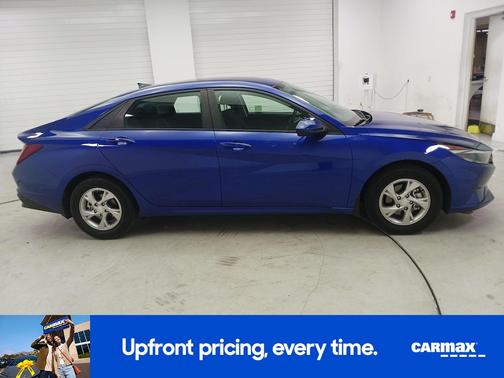 2023 Hyundai ELANTRA SE