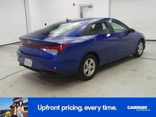 2023 Hyundai ELANTRA SE