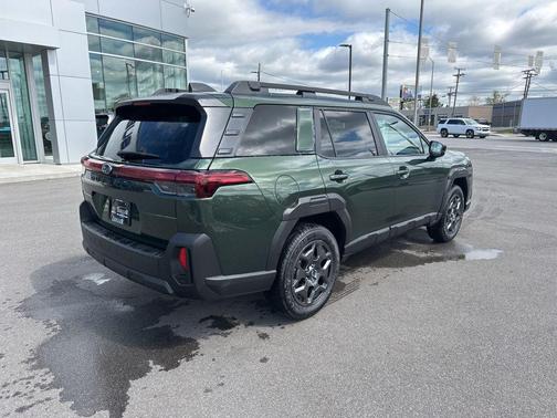 Deep Emerald Green Pearl 2026 Subaru Outback Premium