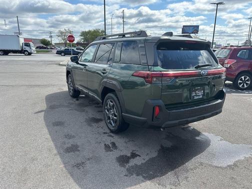 Deep Emerald Green Pearl 2026 Subaru Outback Premium
